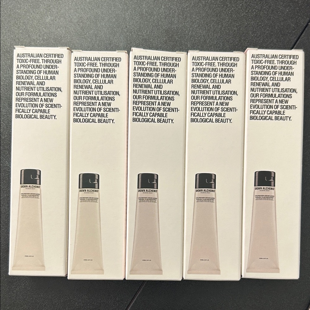 Grown Alchemist Hydra-Restore Cream Cleanser - 20 ml set of 5 - Picture 3 of 3
